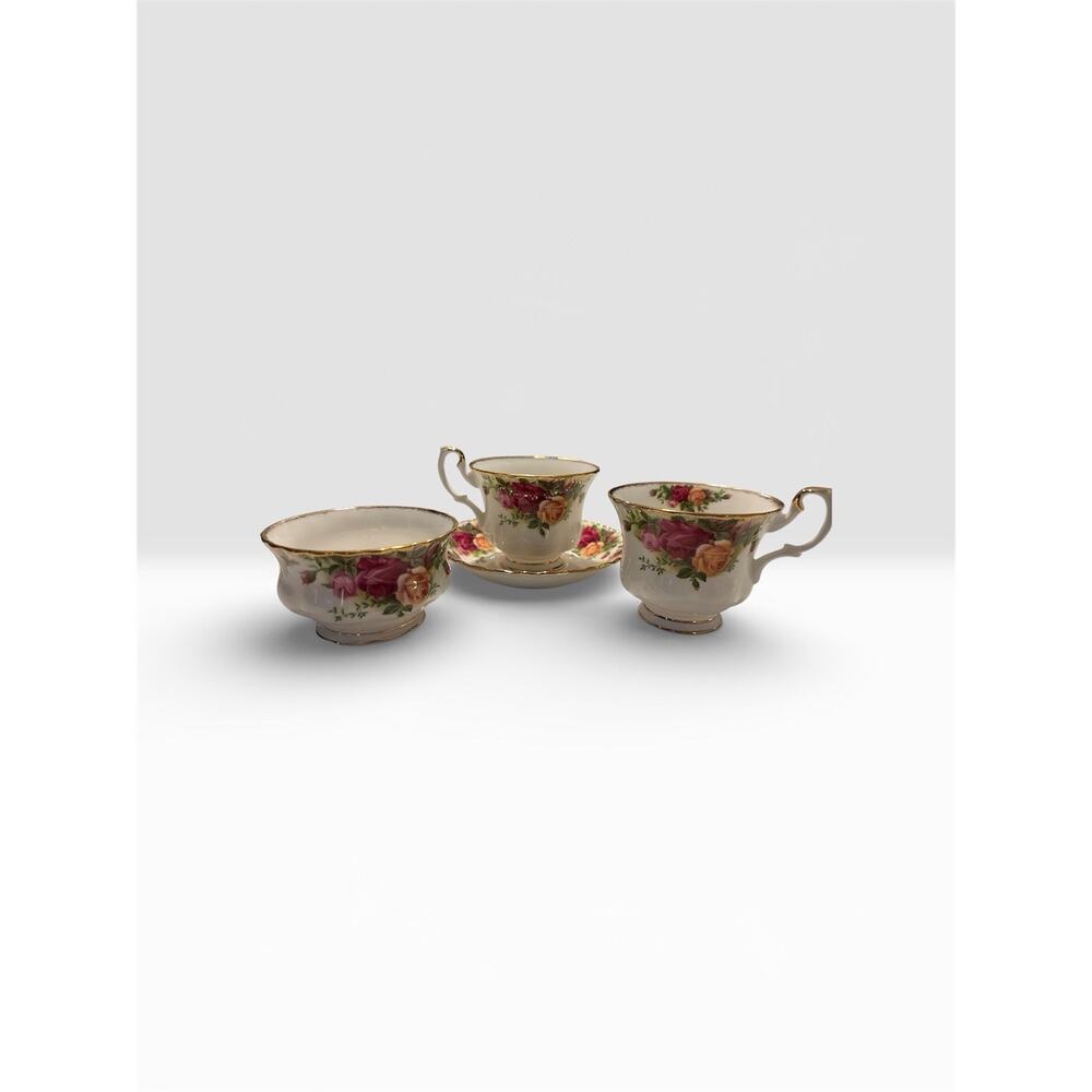 Vintage Royal Albert Old Country Roses Cup & Saucer, Sugar Bowl & Tea Cup 1962